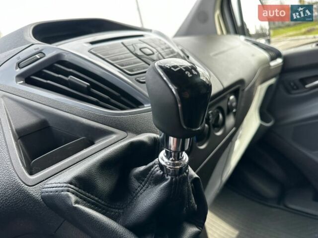 Білий Форд Транзит Кастом, об'ємом двигуна 2.2 л та пробігом 235 тис. км за 13250 $, фото 33 на Automoto.ua