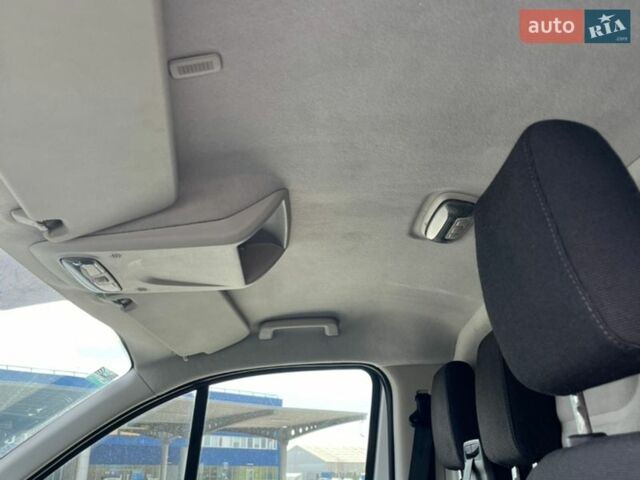 Белый Форд Транзит Кастом, объемом двигателя 2.2 л и пробегом 335 тыс. км за 10500 $, фото 11 на Automoto.ua