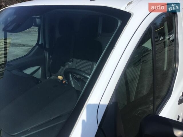 Білий Форд Транзит Кастом, об'ємом двигуна 2.2 л та пробігом 309 тис. км за 8900 $, фото 14 на Automoto.ua