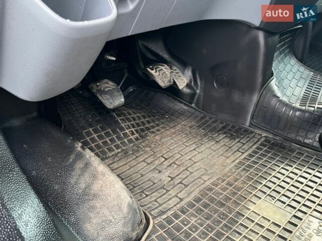 Белый Форд Транзит Кастом, объемом двигателя 2.2 л и пробегом 335 тыс. км за 10500 $, фото 13 на Automoto.ua