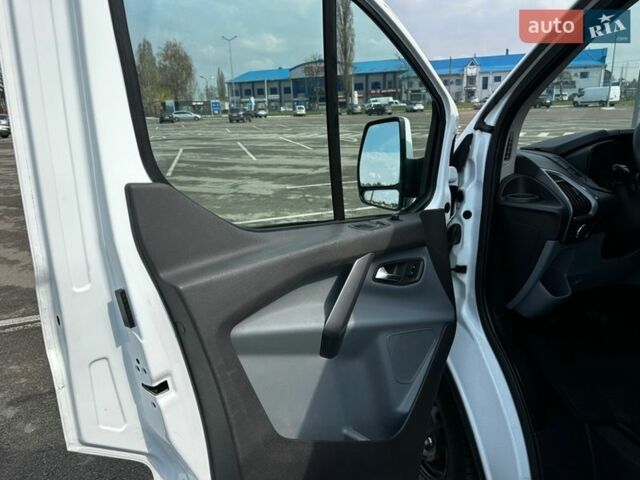 Білий Форд Транзит Кастом, об'ємом двигуна 2.2 л та пробігом 235 тис. км за 13250 $, фото 28 на Automoto.ua