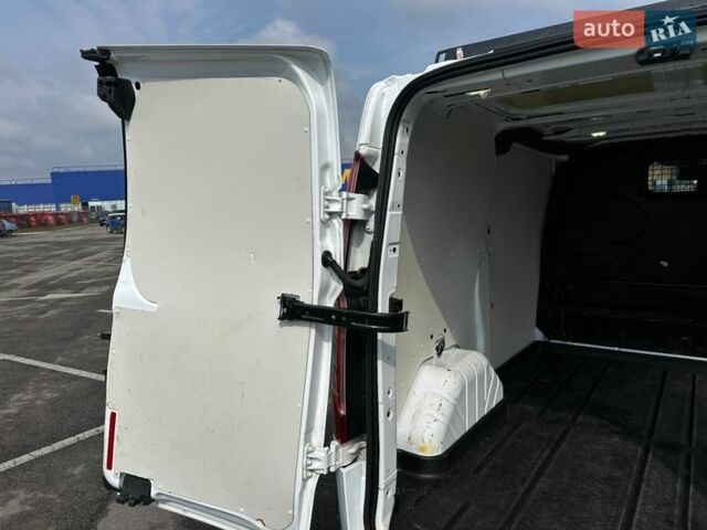 Білий Форд Транзит Кастом, об'ємом двигуна 2.2 л та пробігом 235 тис. км за 13250 $, фото 19 на Automoto.ua