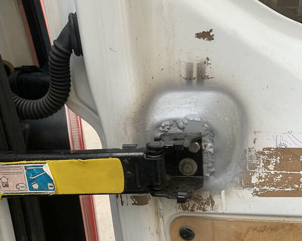 Белый Форд Транзит Кастом, объемом двигателя 2.2 л и пробегом 245 тыс. км за 10500 $, фото 11 на Automoto.ua