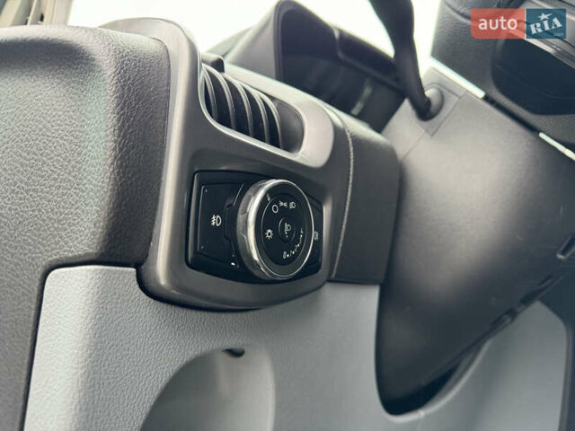 Білий Форд Транзит Кастом, об'ємом двигуна 2.2 л та пробігом 207 тис. км за 9900 $, фото 12 на Automoto.ua