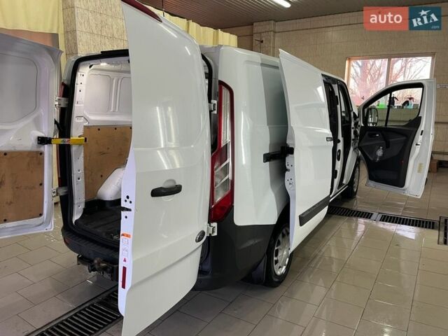 Белый Форд Транзит Кастом, объемом двигателя 2.2 л и пробегом 320 тыс. км за 12000 $, фото 12 на Automoto.ua