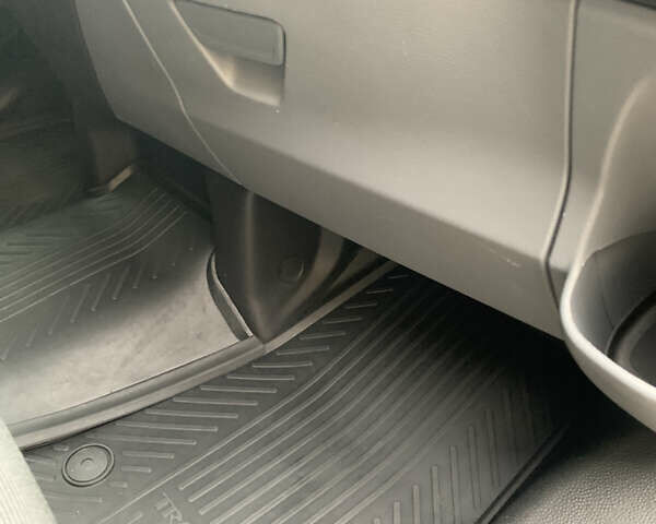 Белый Форд Транзит Кастом, объемом двигателя 2.2 л и пробегом 245 тыс. км за 10500 $, фото 29 на Automoto.ua