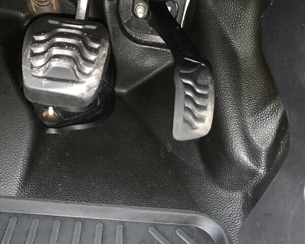 Белый Форд Транзит Кастом, объемом двигателя 2.2 л и пробегом 245 тыс. км за 10500 $, фото 26 на Automoto.ua