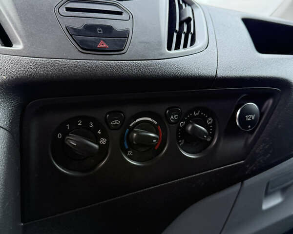 Білий Форд Транзит Кастом, об'ємом двигуна 2.2 л та пробігом 188 тис. км за 11399 $, фото 26 на Automoto.ua