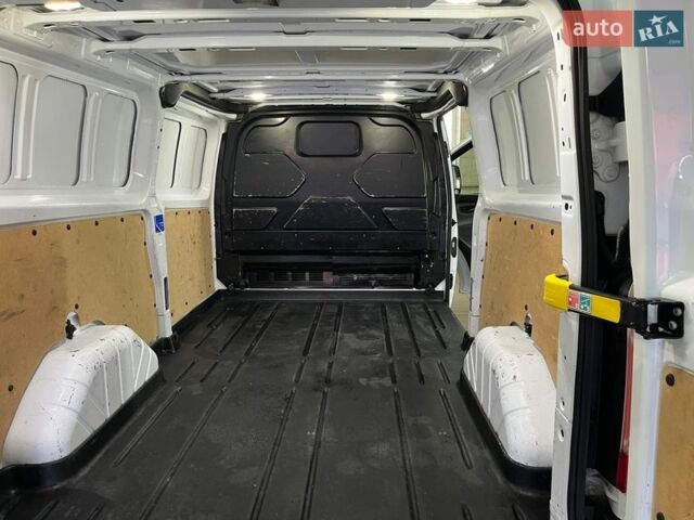 Белый Форд Транзит Кастом, объемом двигателя 2.2 л и пробегом 320 тыс. км за 12000 $, фото 7 на Automoto.ua
