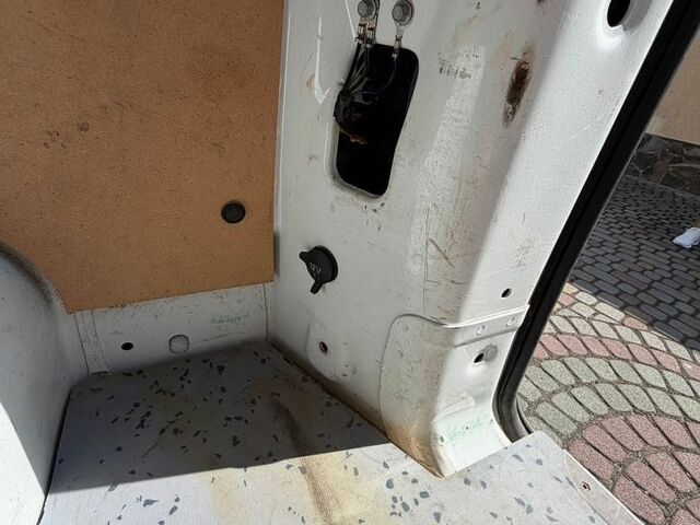 Білий Форд Транзит Кастом, об'ємом двигуна 2.2 л та пробігом 225 тис. км за 13500 $, фото 17 на Automoto.ua