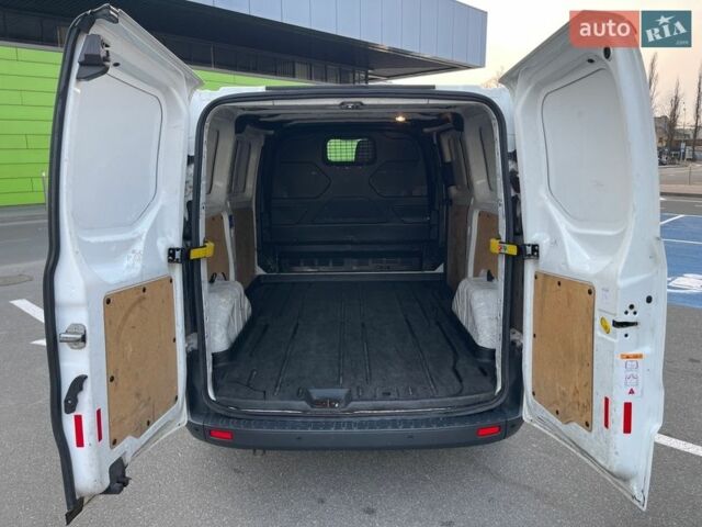 Белый Форд Транзит Кастом, объемом двигателя 2.2 л и пробегом 309 тыс. км за 16000 $, фото 10 на Automoto.ua