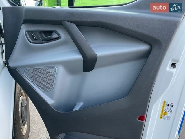 Белый Форд Транзит Кастом, объемом двигателя 2.2 л и пробегом 309 тыс. км за 16000 $, фото 29 на Automoto.ua