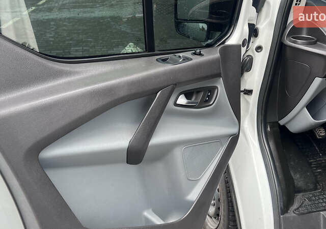 Білий Форд Транзит Кастом, об'ємом двигуна 2.2 л та пробігом 278 тис. км за 13900 $, фото 19 на Automoto.ua