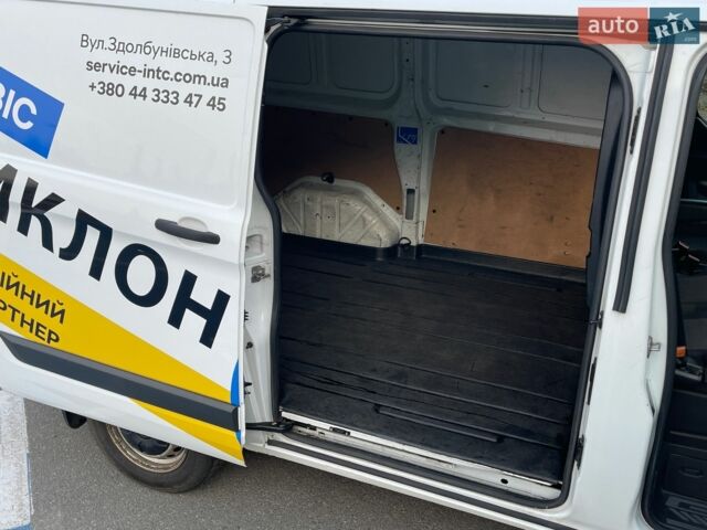 Белый Форд Транзит Кастом, объемом двигателя 2.2 л и пробегом 309 тыс. км за 13500 $, фото 8 на Automoto.ua