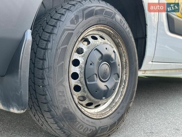 Белый Форд Транзит Кастом, объемом двигателя 2.2 л и пробегом 309 тыс. км за 16000 $, фото 32 на Automoto.ua