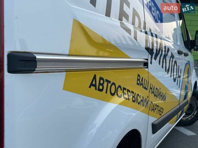 Белый Форд Транзит Кастом, объемом двигателя 2.2 л и пробегом 309 тыс. км за 16000 $, фото 7 на Automoto.ua