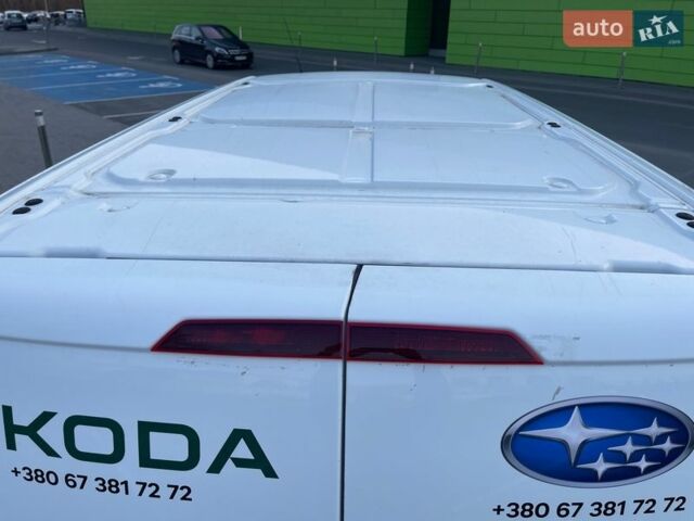 Белый Форд Транзит Кастом, объемом двигателя 2.2 л и пробегом 309 тыс. км за 16000 $, фото 19 на Automoto.ua