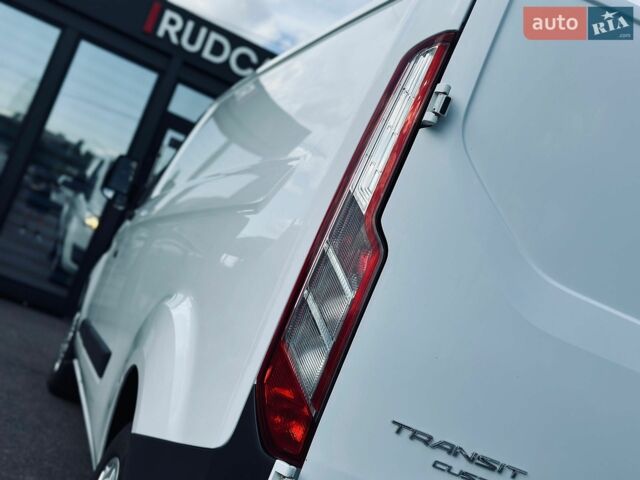 Белый Форд Транзит Кастом, объемом двигателя 2.2 л и пробегом 220 тыс. км за 12500 $, фото 10 на Automoto.ua