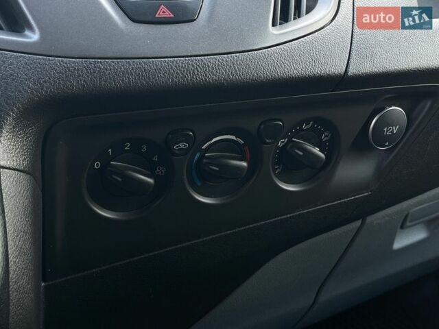 Белый Форд Транзит Кастом, объемом двигателя 2.2 л и пробегом 309 тыс. км за 16000 $, фото 27 на Automoto.ua