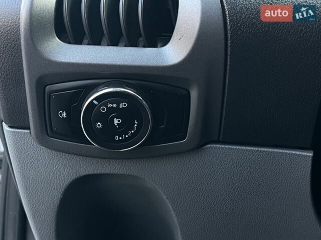 Белый Форд Транзит Кастом, объемом двигателя 2.2 л и пробегом 309 тыс. км за 16000 $, фото 24 на Automoto.ua