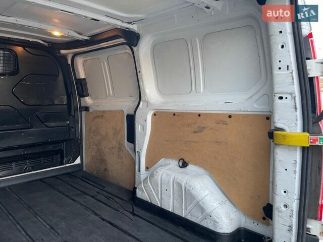 Белый Форд Транзит Кастом, объемом двигателя 2.2 л и пробегом 309 тыс. км за 16000 $, фото 15 на Automoto.ua