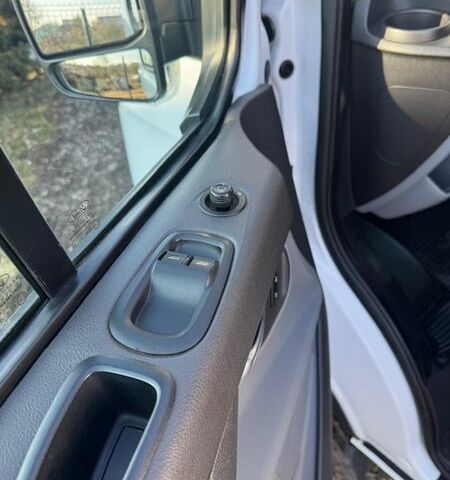 Білий Форд Транзит Кастом, об'ємом двигуна 2 л та пробігом 267 тис. км за 13000 $, фото 11 на Automoto.ua