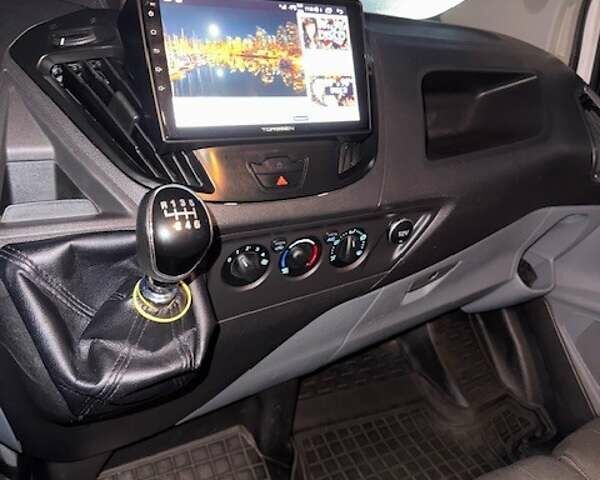 Белый Форд Транзит Кастом, объемом двигателя 2 л и пробегом 330 тыс. км за 13000 $, фото 24 на Automoto.ua