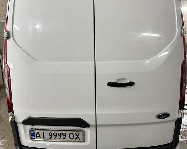 Белый Форд Транзит Кастом, объемом двигателя 2 л и пробегом 330 тыс. км за 13000 $, фото 1 на Automoto.ua