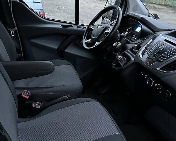 Білий Форд Транзит Кастом, об'ємом двигуна 2 л та пробігом 240 тис. км за 13000 $, фото 5 на Automoto.ua