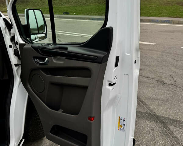 Білий Форд Транзит Кастом, об'ємом двигуна 2 л та пробігом 219 тис. км за 15750 $, фото 38 на Automoto.ua