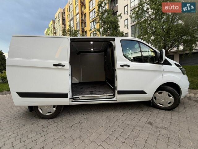 Белый Форд Транзит Кастом, объемом двигателя 2 л и пробегом 147 тыс. км за 16000 $, фото 7 на Automoto.ua
