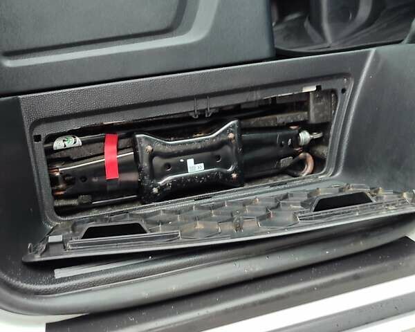 Білий Форд Транзит Кастом, об'ємом двигуна 2 л та пробігом 166 тис. км за 17999 $, фото 66 на Automoto.ua