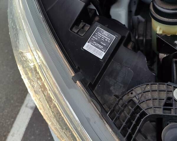 Білий Форд Транзит Кастом, об'ємом двигуна 2 л та пробігом 166 тис. км за 17999 $, фото 85 на Automoto.ua