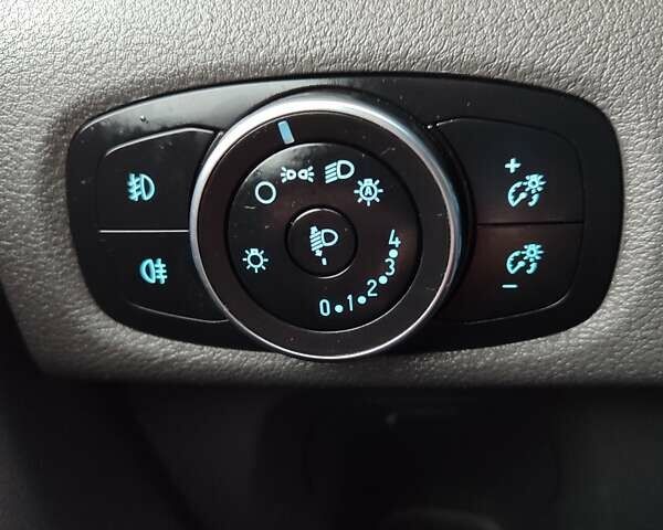 Белый Форд Транзит Кастом, объемом двигателя 2 л и пробегом 166 тыс. км за 16999 $, фото 45 на Automoto.ua