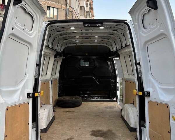 Форд Транзит Кастом 2018 у Александрие на Automoto.ua Білий Форд Транзит Кастом, об'ємом двигуна 2 л та пробігом 200 тис. км за 17000 $, фото 3 на Automoto.ua