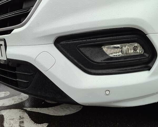 Білий Форд Транзит Кастом, об'ємом двигуна 2 л та пробігом 166 тис. км за 17999 $, фото 15 на Automoto.ua