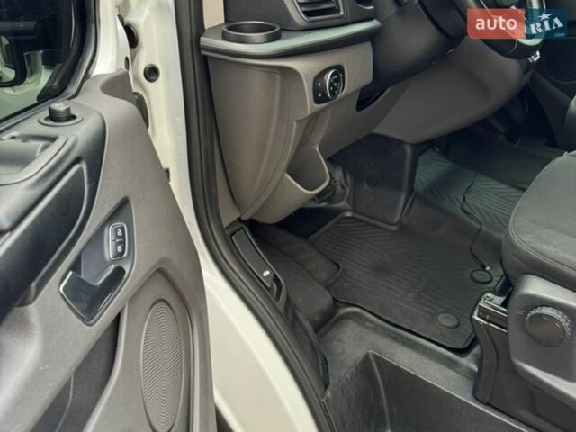 Білий Форд Транзит Кастом, об'ємом двигуна 2 л та пробігом 250 тис. км за 18500 $, фото 7 на Automoto.ua