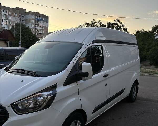 Форд Транзит Кастом 2018 у Александрие на Automoto.ua Білий Форд Транзит Кастом, об'ємом двигуна 2 л та пробігом 200 тис. км за 17000 $, фото 1 на Automoto.ua