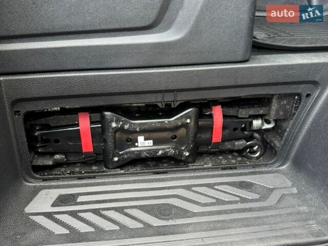 Білий Форд Транзит Кастом, об'ємом двигуна 2 л та пробігом 250 тис. км за 18500 $, фото 16 на Automoto.ua