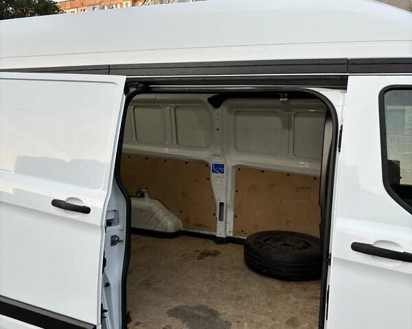 Форд Транзит Кастом 2018 у Александрие на Automoto.ua Білий Форд Транзит Кастом, об'ємом двигуна 2 л та пробігом 200 тис. км за 17000 $, фото 6 на Automoto.ua