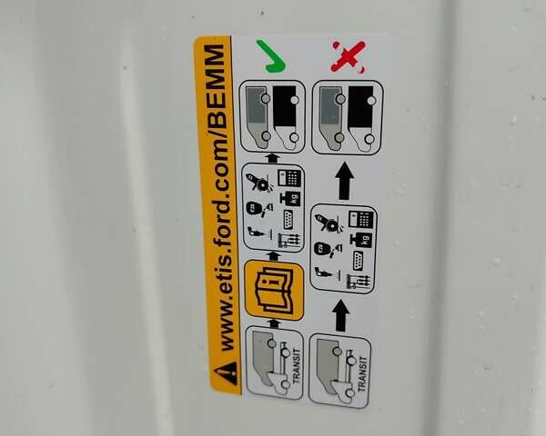 Білий Форд Транзит Кастом, об'ємом двигуна 2 л та пробігом 166 тис. км за 17999 $, фото 81 на Automoto.ua