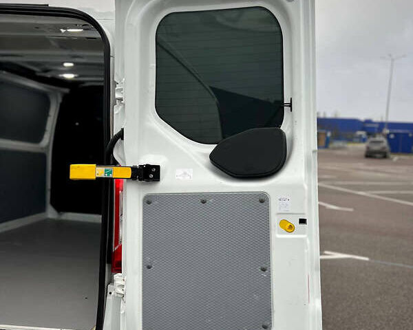 Белый Форд Транзит Кастом, объемом двигателя 2 л и пробегом 220 тыс. км за 19200 $, фото 47 на Automoto.ua