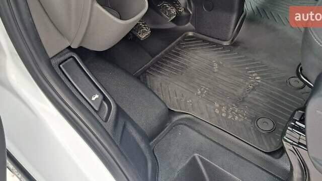 Білий Форд Транзит Кастом, об'ємом двигуна 2 л та пробігом 201 тис. км за 16300 $, фото 56 на Automoto.ua