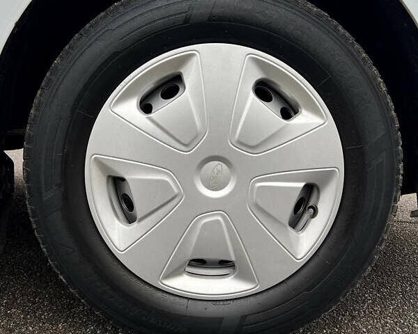 Белый Форд Транзит Кастом, объемом двигателя 2 л и пробегом 220 тыс. км за 19200 $, фото 13 на Automoto.ua