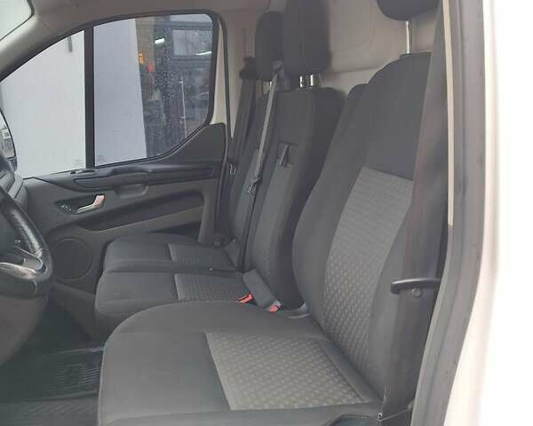 Форд Транзит Кастом 2019 у Млынове на Automoto.ua Білий Форд Транзит Кастом, об'ємом двигуна 2 л та пробігом 226 тис. км за 15950 $, фото 8 на Automoto.ua