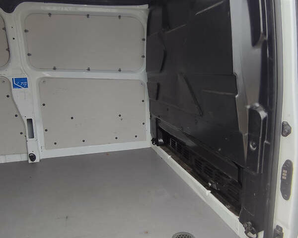 Білий Форд Транзит Кастом, об'ємом двигуна 2 л та пробігом 228 тис. км за 15950 $, фото 12 на Automoto.ua