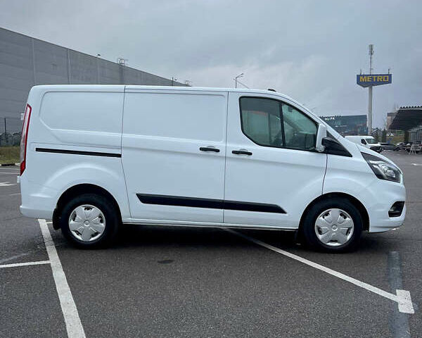 Белый Форд Транзит Кастом, объемом двигателя 2 л и пробегом 220 тыс. км за 19200 $, фото 1 на Automoto.ua