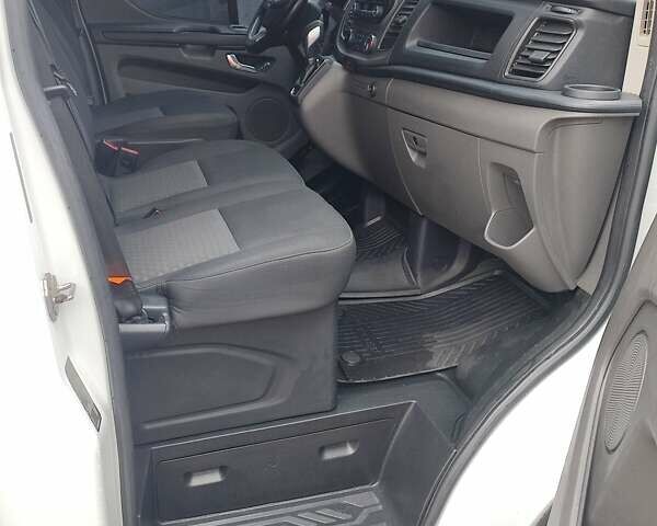 Форд Транзит Кастом 2019 у Млынове на Automoto.ua Білий Форд Транзит Кастом, об'ємом двигуна 2 л та пробігом 226 тис. км за 15950 $, фото 11 на Automoto.ua