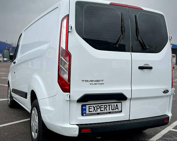 Белый Форд Транзит Кастом, объемом двигателя 2 л и пробегом 220 тыс. км за 19200 $, фото 4 на Automoto.ua