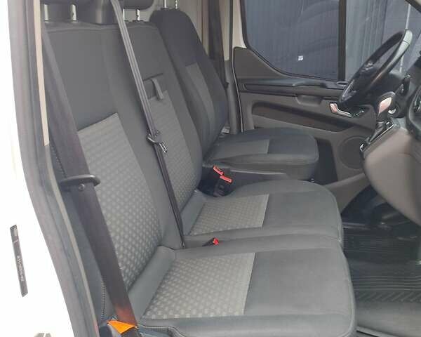 Форд Транзит Кастом 2019 у Млынове на Automoto.ua Білий Форд Транзит Кастом, об'ємом двигуна 2 л та пробігом 226 тис. км за 15950 $, фото 10 на Automoto.ua